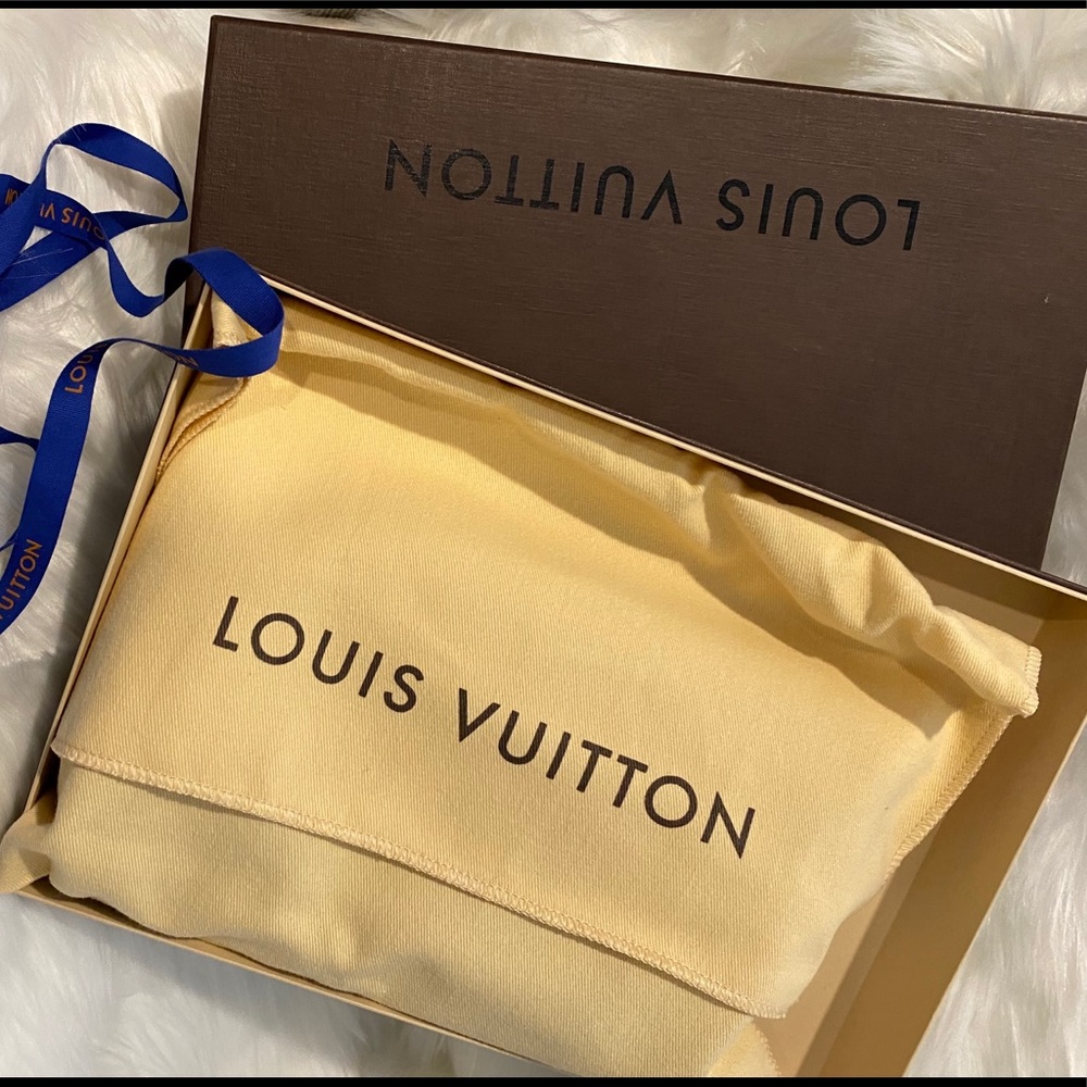 ‼️SOLD‼️Louis Vuitton Favorite PM in Monogram.